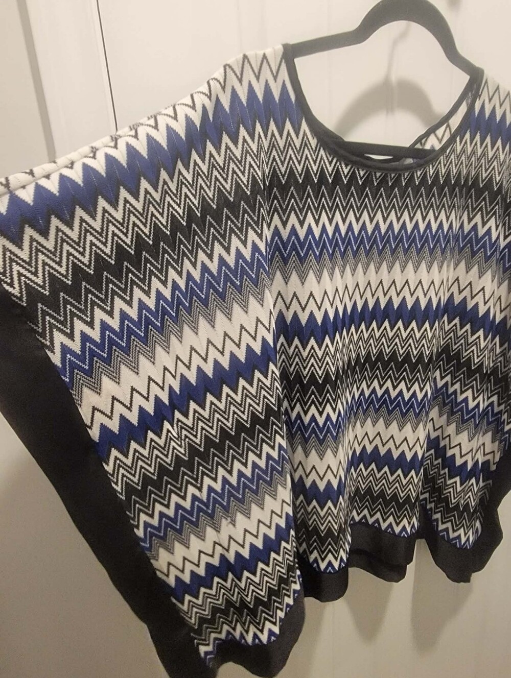 Cato Plus Size 14/16 Chevron Print in Black, Blue & White Knit Fabric Shrug